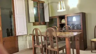 Dúplex en Alquiler Solsona 3 Dormitorios 2 Baños Reformado