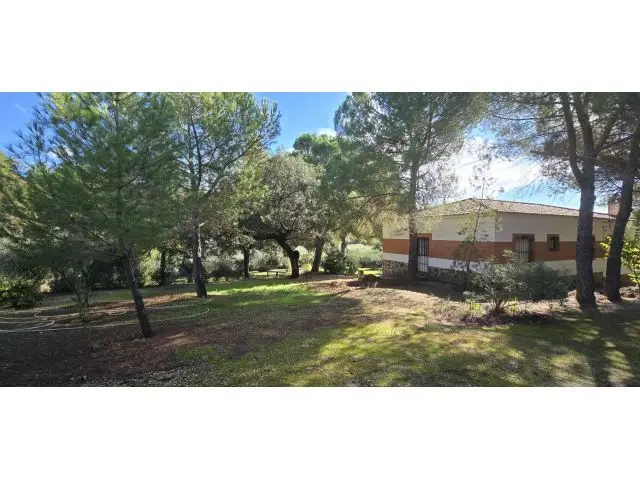 Chalet en Amplia Parcela 3 Dormitorios