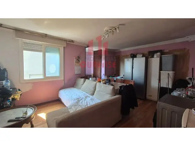 Piso para reformar en Ourense zona Couto con trastero y terraza