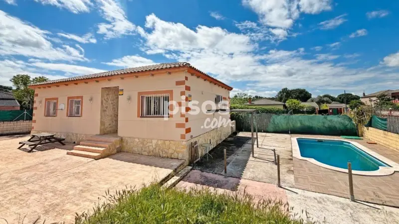 Chalet independiente en Escalona con piscina