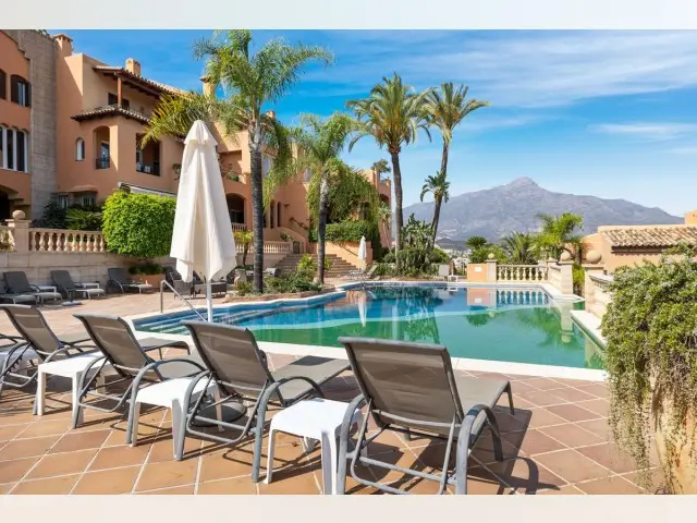 Adosado de 3 Dormitorios en venta Nueva Andalucia, España