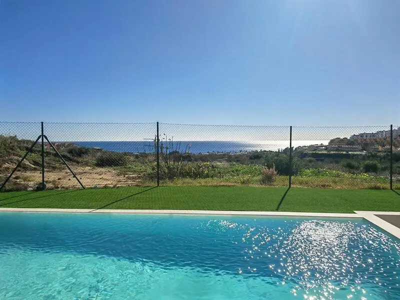 Villa de Lujo en Manilva 3 Dormitorios Piscina Privada Vistas al Mar