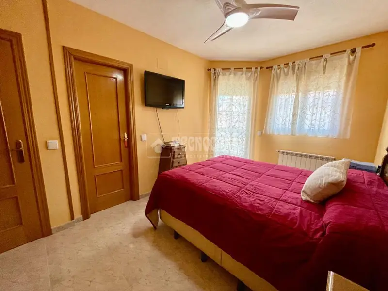 Casa Adosada en Venta en Illescas 210m2 4 Dormitorios Jardin Garaje