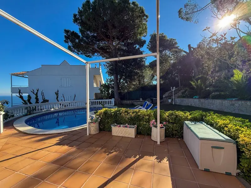 Villa de Lujo en Calonge con Vistas Panorámicas