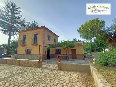Casa de Campo con Piscina y Nave en Arriate Malaga