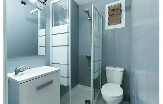 Habitaci
ón 90m
² Barcelona Estancia Media Larga