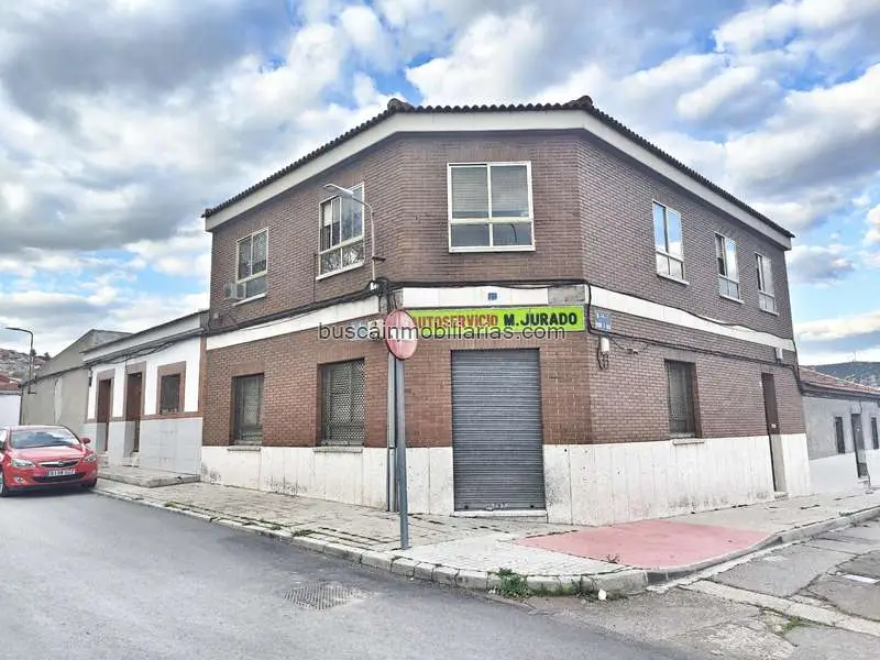 Casa con Local Comercial en Puertollano