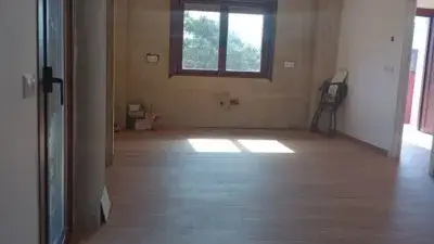 Casa en Alquiler Mosende 3 Dormitorios 2 Baños Terraza y Garaje
