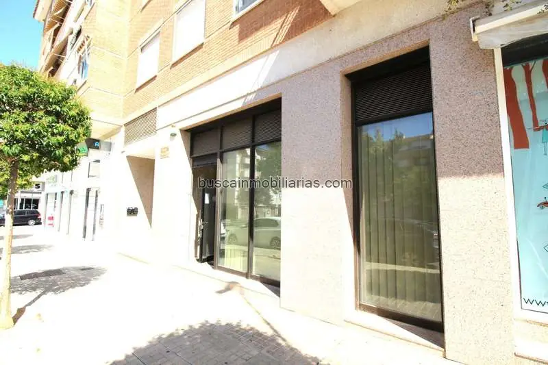 Local comercial en venta en Petrer