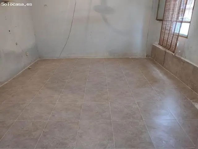 Trastero en Almansa zona San Juan 28m2 con ventana y luz