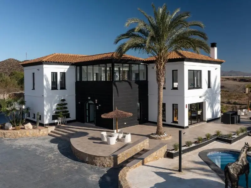 Chalet de Lujo en Venta en Pulpi Almeria
