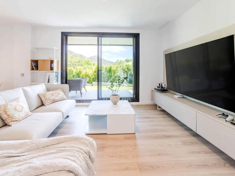Apartamento en venta en Sitges Aiguadolç con jardin y jacuzzi