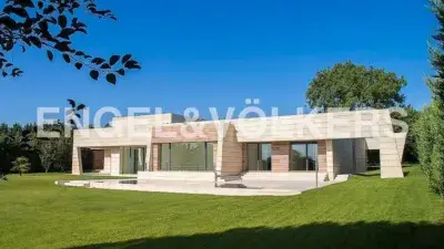 Casa en La Finca Pozuelo 5 Dormitorios Piscina Jardin Seguridad