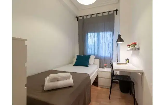 Alquiler Habitaci
ón Amueblada 120m
² Madrid