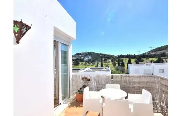 Rent 2 bedroom apartment in Santa Eulària des Riu