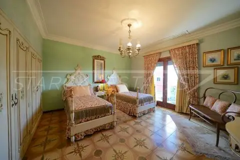Piso 5 Dormitorios Beniarbeig Espa	
	
	
a