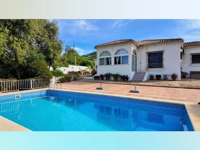 Casa-Villa de 2 Dormitorios en venta Almogía, España