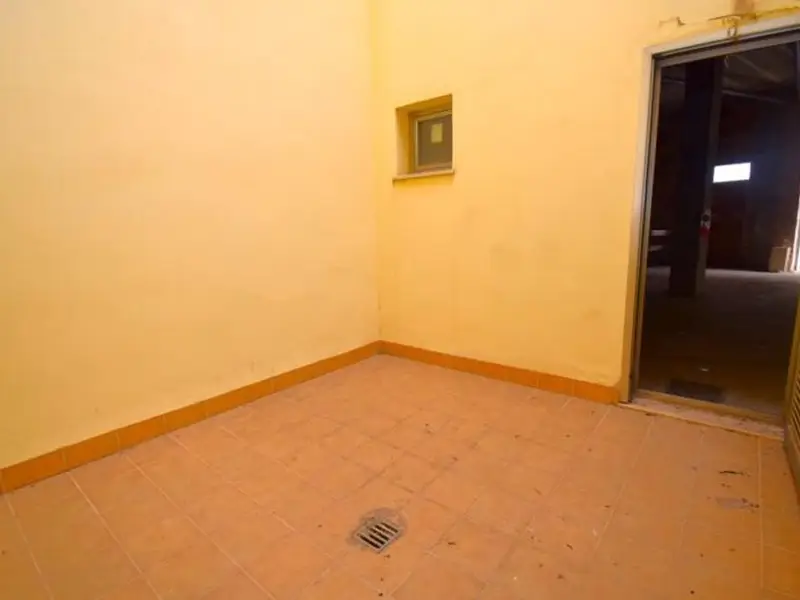 Local Comercial en Muro con Posibilidad de Conversión a Vivienda