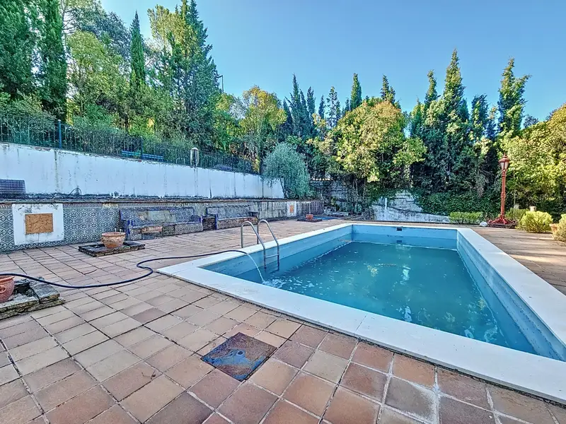 Chalet con Chimenea y Piscina en Cordoba