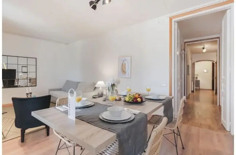 Apartamento 4 dormitorios 1 ba																																																																																																																																																																																																																																																																																																																																																																																																																																																																																																																																																																																																																																																																																																																																																																																																																		
ño Barcelona Alquiler