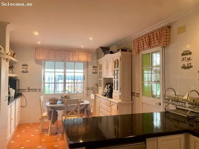 Chalet en Punta Carnero con Vistas al Estrecho