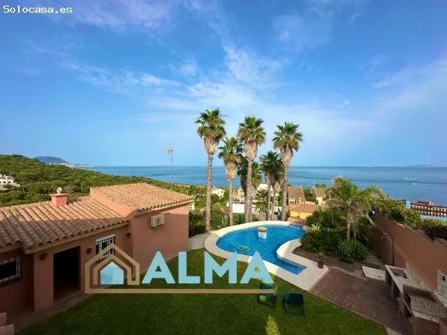 Espectacular Villa con Piscina y Apartamento en Getares Vistas Bahia