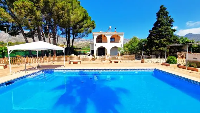 Villa 5 Dormitorios Marxuquera Venta