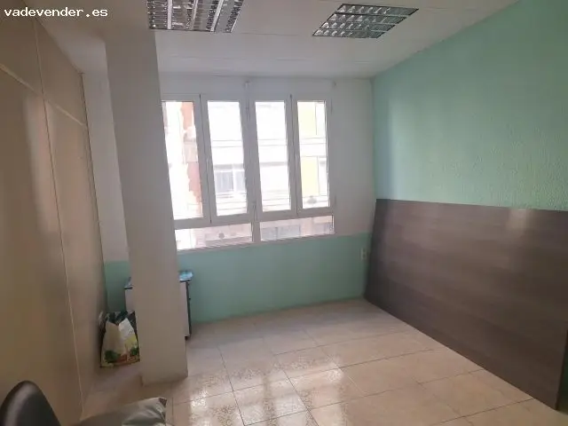 Amplia vivienda para reformar en calle Historiador Diago