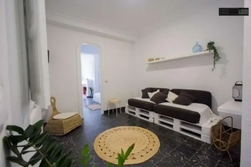 Apartamento en Valencia Centro para Chicas con Aire Acondicionado
