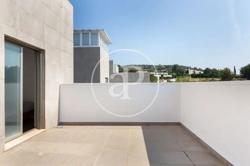 Casa en Alquiler con Terraza en El Bosque Chiva