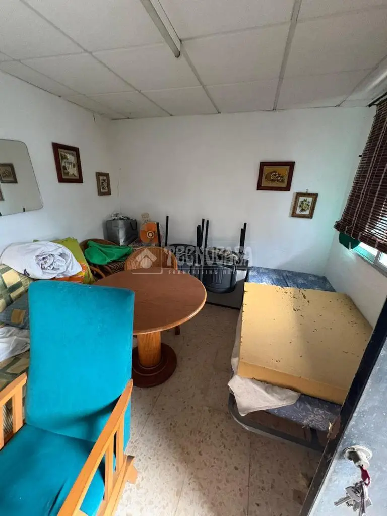 Casa en Venta para Reformar con Piscina en Espartinas