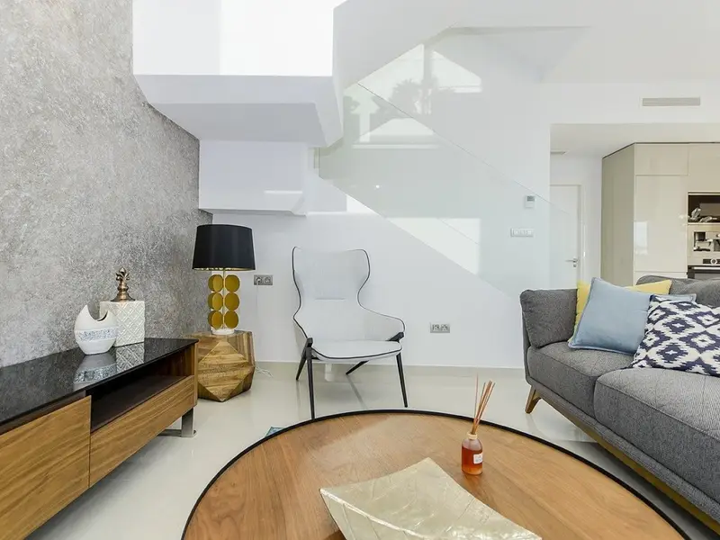 Villa en Venta Los Montesinos con Piscina Privada