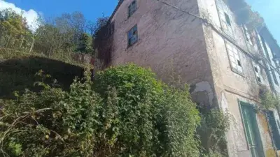 Casa con Finca en Mondoñedo para Rehabilitaci	ón