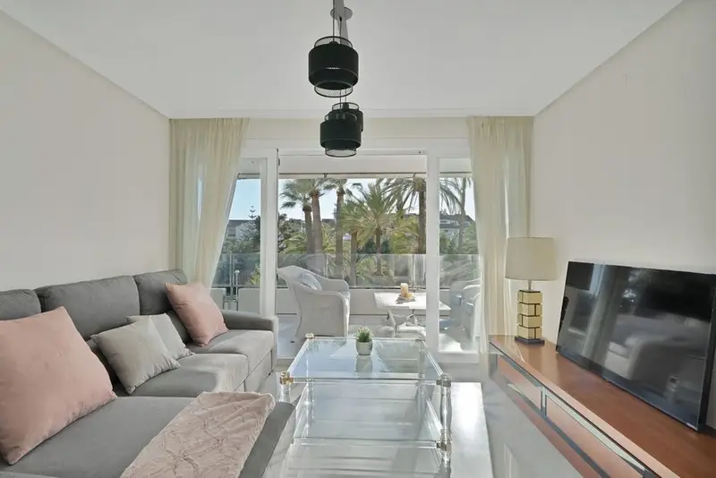 Apartamento en Alquiler Marbella 2 dormitorios 2 ba	nos