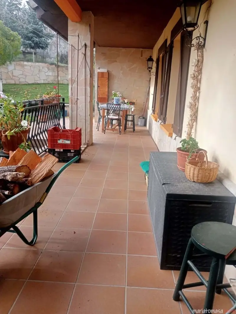 Chalet en Treviño Burgos con Piscina y Jacuzzi