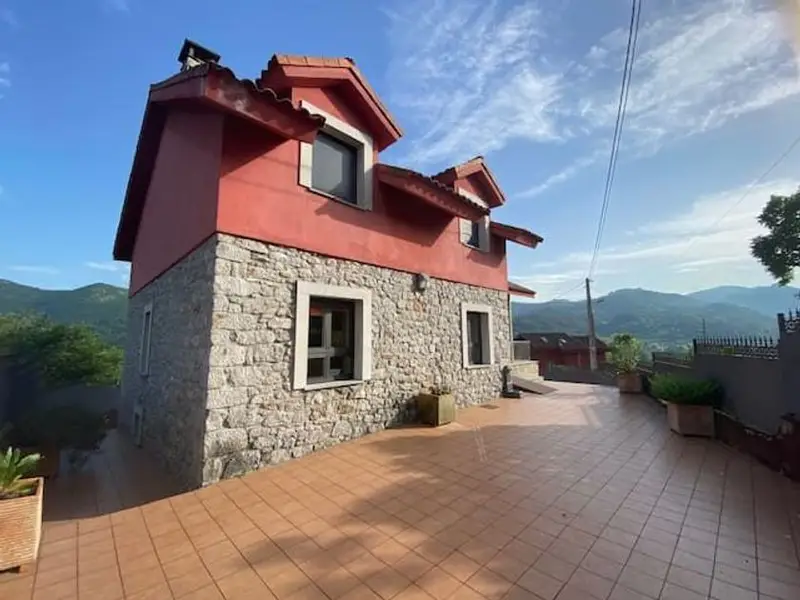 Chalet en Las Caldas Asturias Venta