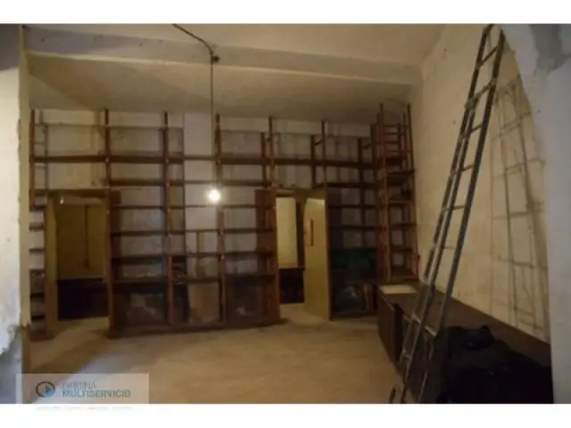 Local Comercial Plaza Espa
A 150m2 250m2 Patio Luz Natural