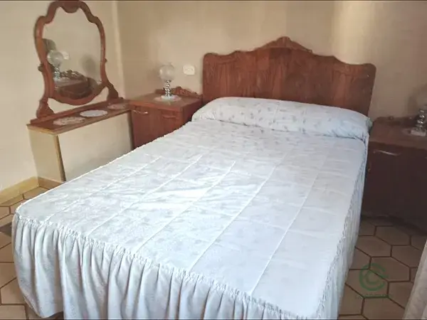 Casa Independiente con Piscina y Jardín en Fuenmayor