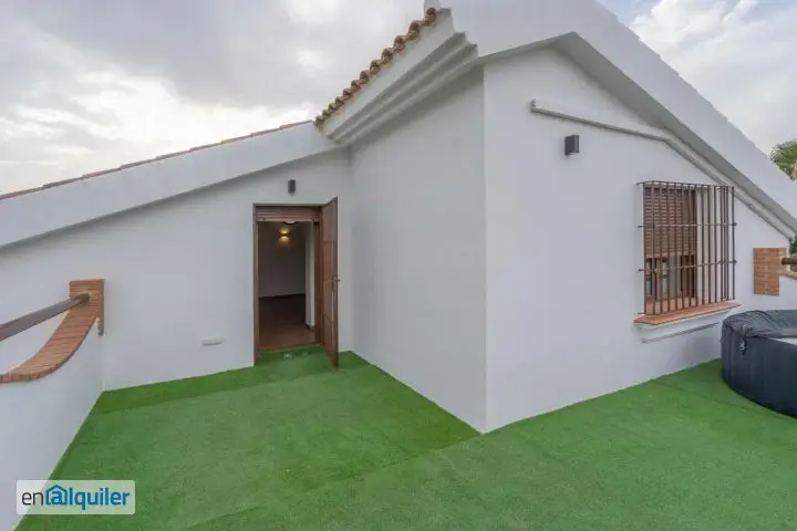 Alquiler Atico 1 Dormitorio Centro con Terraza y Jacuzzi