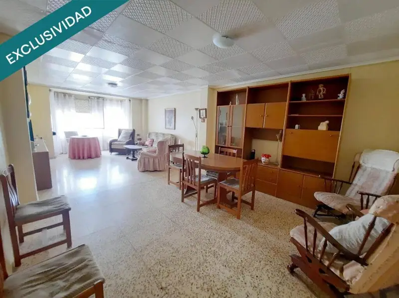 Apartamento en venta en Sagunto centro a reformar 108m2
