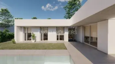 Chalet en Venta: Confort y Naturaleza en una Vivienda Unifamiliar