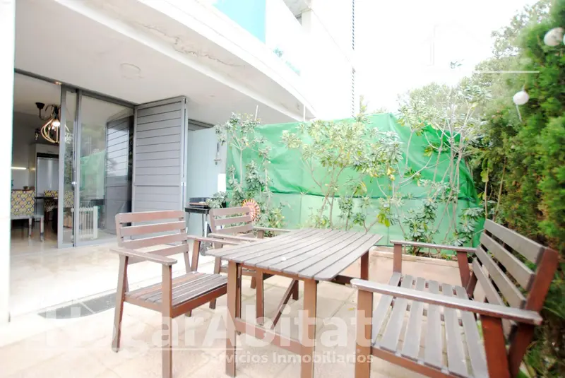 Apartamento con Piscina y Terraza cerca de la Playa
