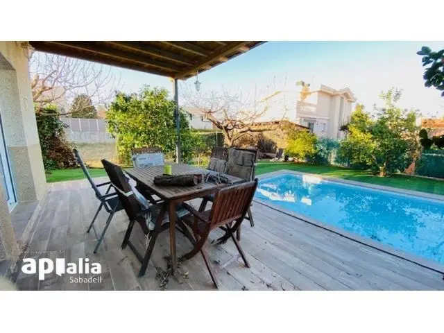 Chalet de Lujo en Castellarnau Sabadell con Piscina y Jardin