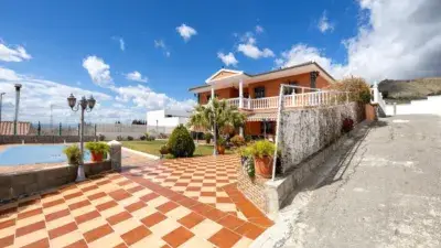 Casa en venta en Calle Media Luna
