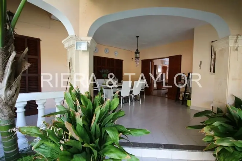 Chalet con Piscina y Apartamento en Cala Ratjada