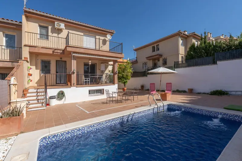 Chalet en Los Rebites Huetor Vega con Piscina