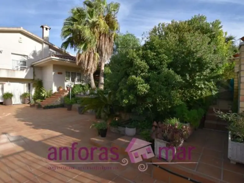 venta Chalet en Distrito 8, Tarragona (38409703029.101800)- Globaliza