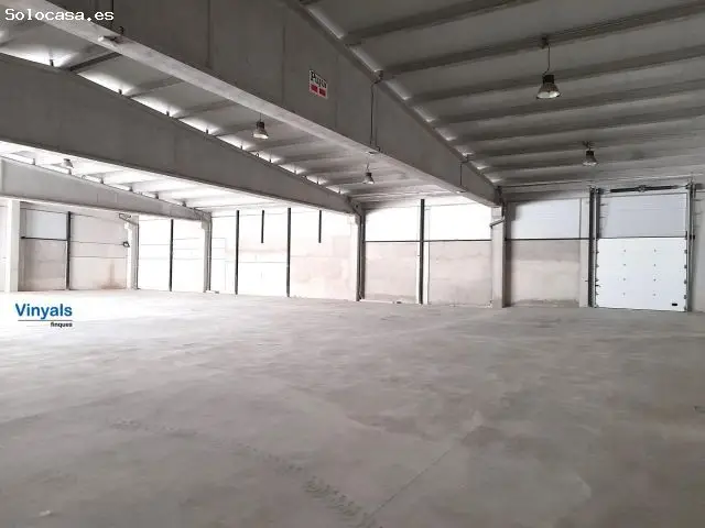 Nave Comercial Diafana 1240m2 2 Puertas TIR
