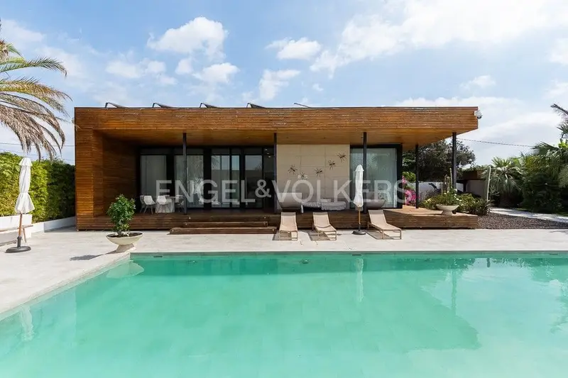 Chalet en alquiler en Manises, Valencia