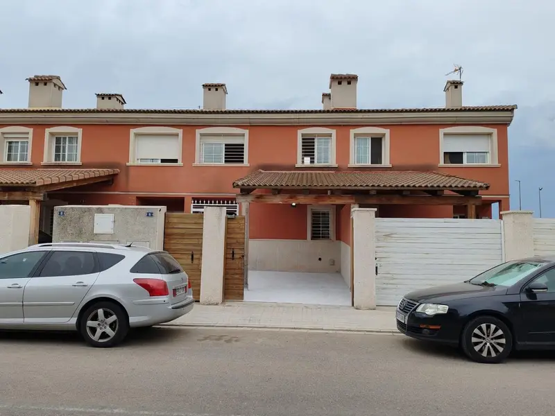 Adosado en Venta en La Pobla de Vallbona Valencia